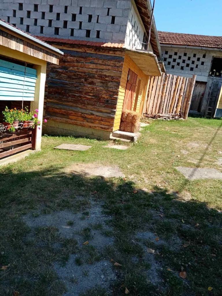 Affittacamere Farma 2 Cazin Esterno foto